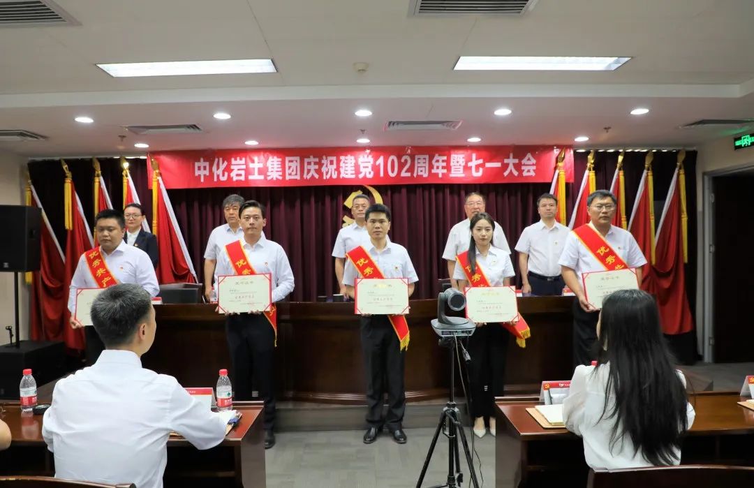 �������ǲ�(�й�)���ż����ٿ���ף����102�����ߡ���һ�����